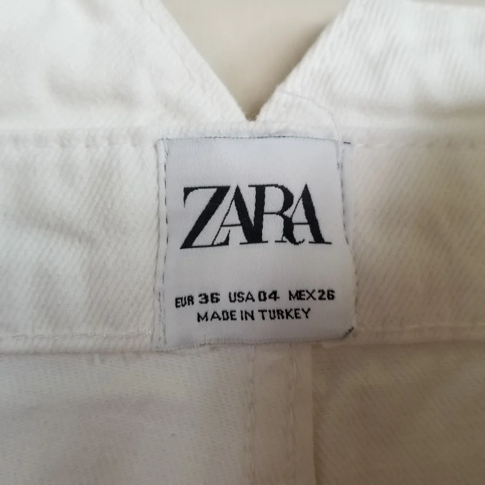 Zara 80's Straight High Rise Button Fly Jeans Size 4 NWT - Picture 3 of 6